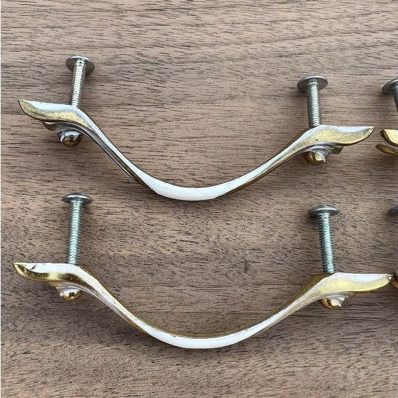 Vintage‎ Allison French Provincial Drawer Pulls Lot of 4 Center White On Brass - Picture 5 of 8